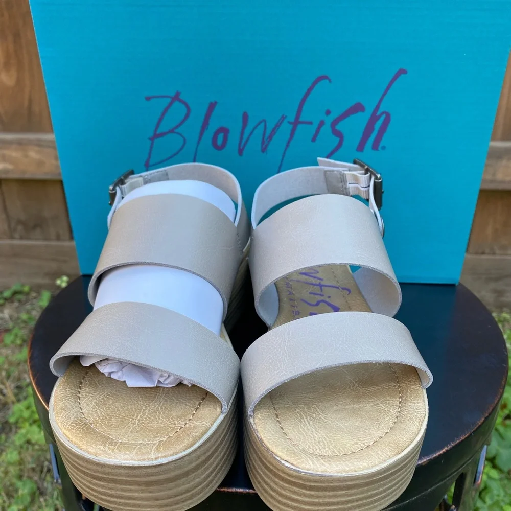 WOMEN BLOWFISH SHOES SZ 6 - Picture 6 of 6
